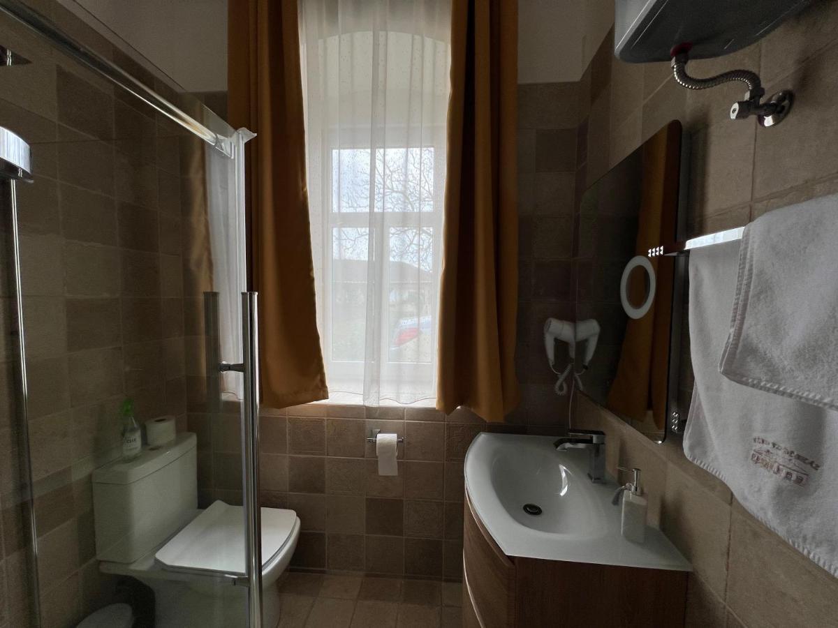 Kuria Vendeghaz Hotell Poroszló Eksteriør bilde